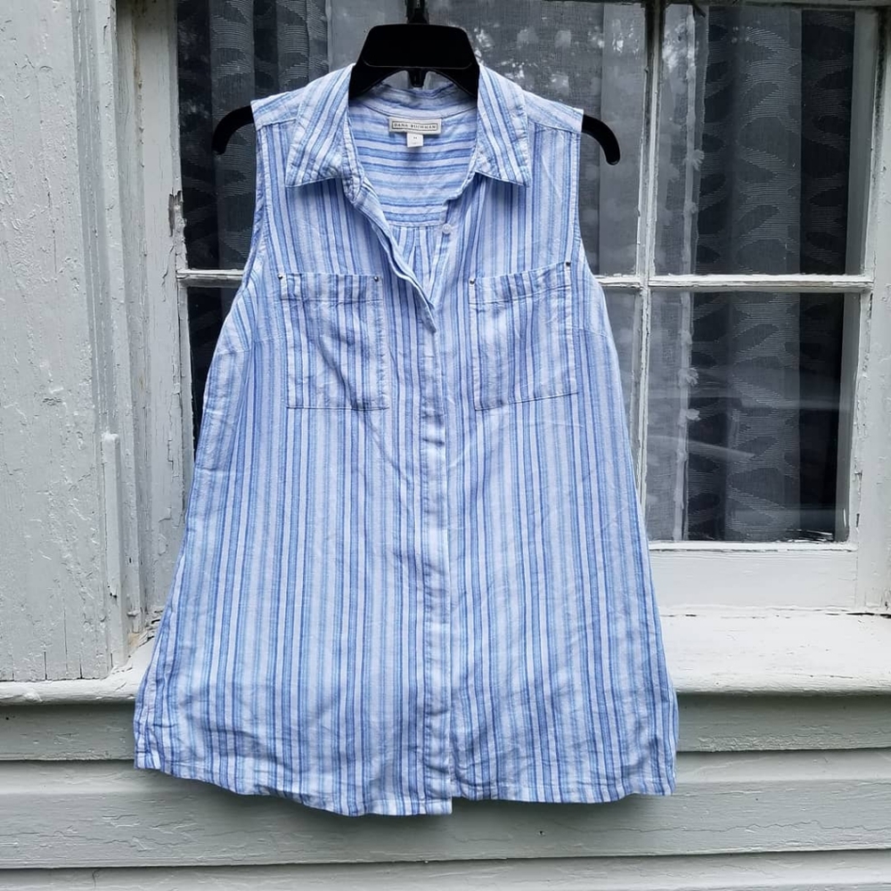 Sleeveless Buttondown